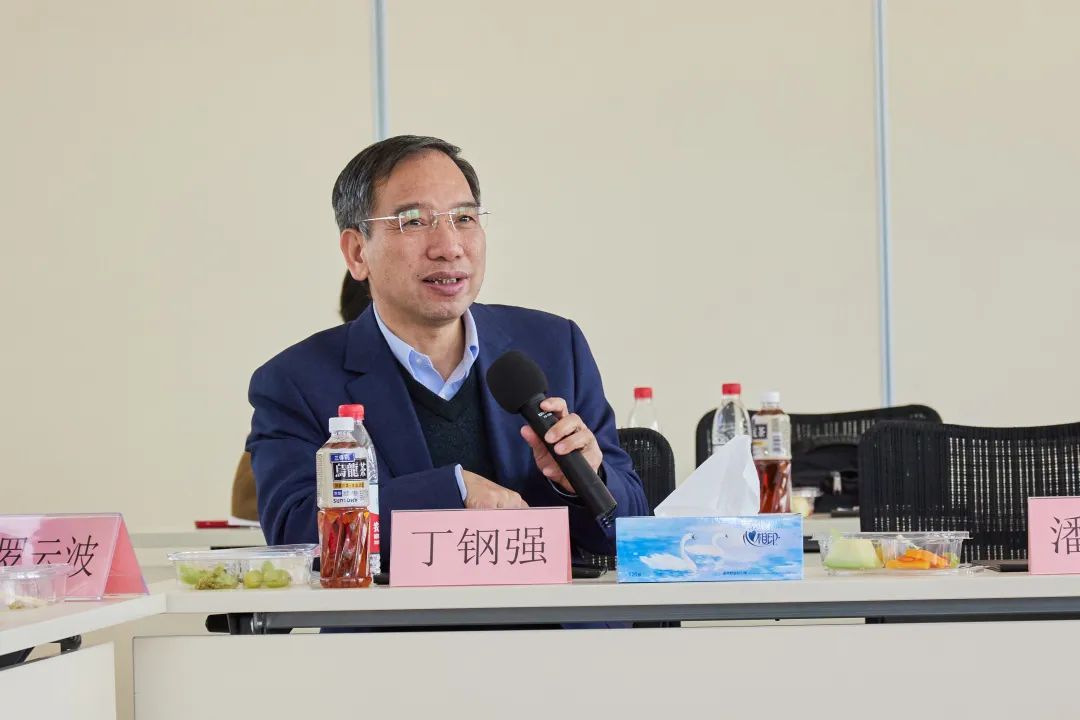 丘比1.jpg 爱丫爱丫影院